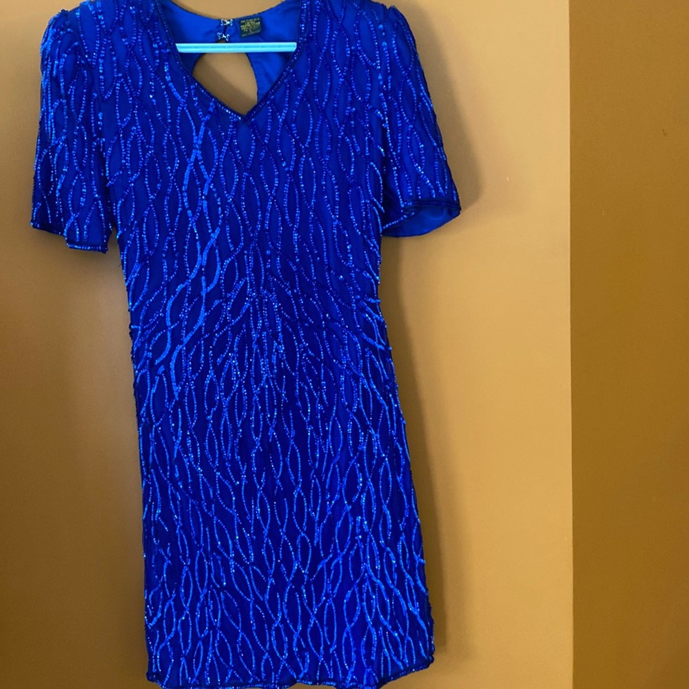 Gorgeous, 100% silk ladies sequin dress in beautiful electric blue.  Vintage